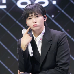 Seungkwan gallery image