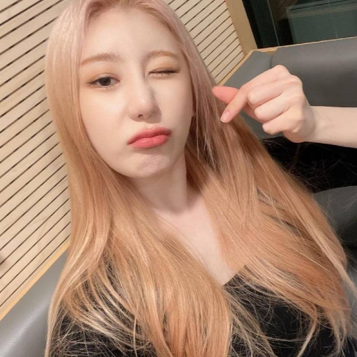Chaeyeon gallery image