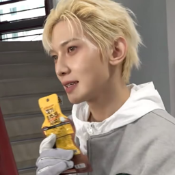 Yeosang gallery image