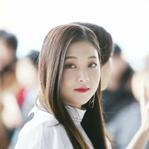 Seungyeon gallery image