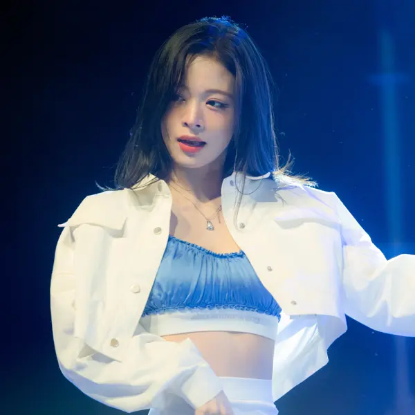 Chaeyoung gallery image