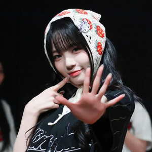 Kim ChaeWon gallery image