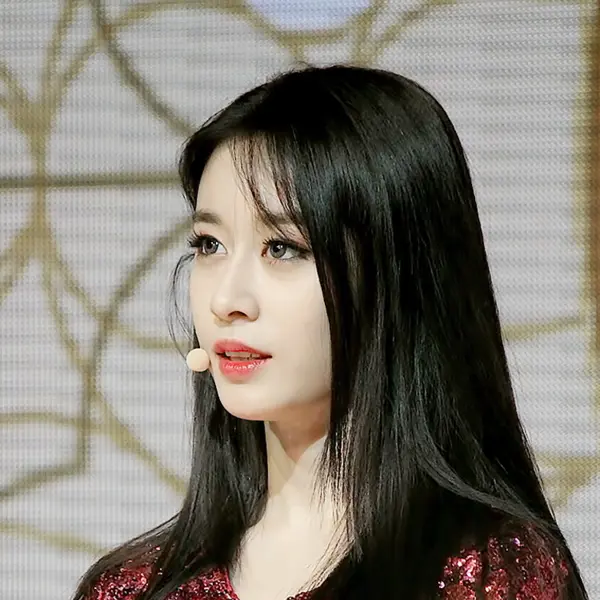 Jiyeon gallery image