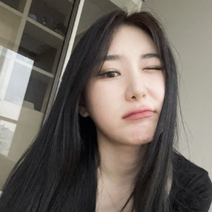 Chaeyeon gallery image