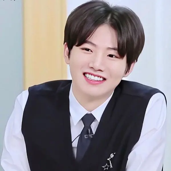 Kim Junkyu gallery image