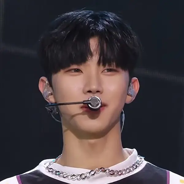 Hyunwoo gallery image