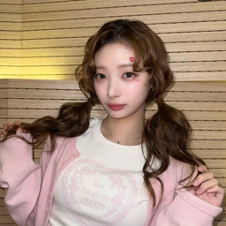 Hyerin gallery image