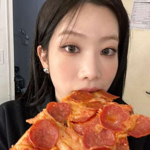 Kim Lip gallery image
