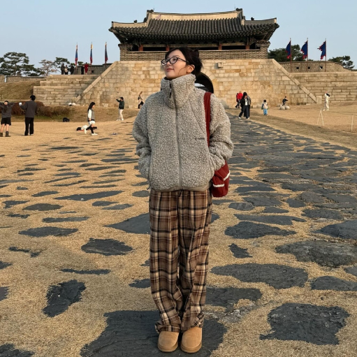 Seulgi gallery image