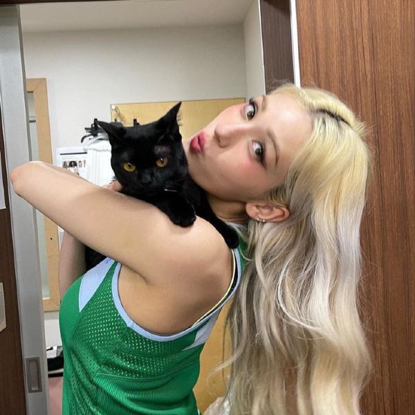 Jeon Somi 2