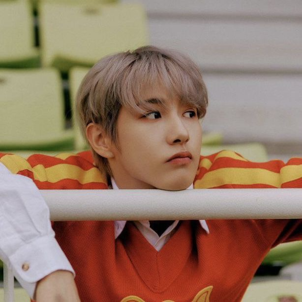 Renjun gallery image