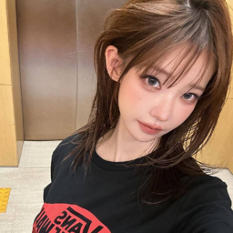 Magenta gallery image