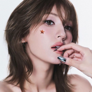 Jeon Somi gallery image