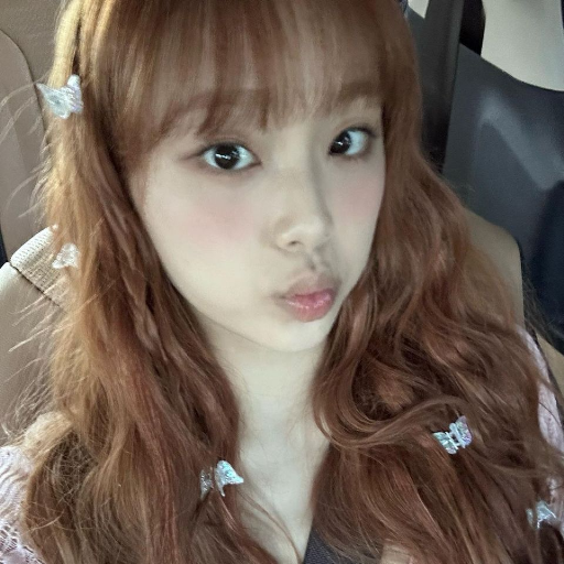 Chuu gallery image