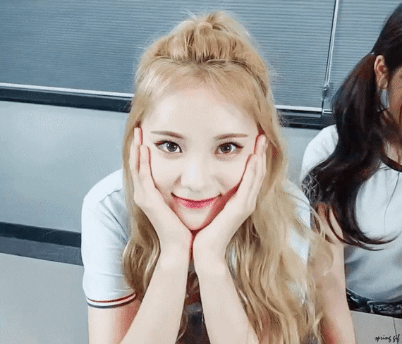 Jinsoul gif