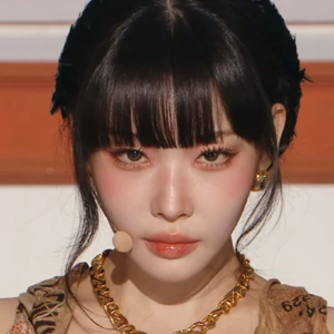 Chungha gallery image