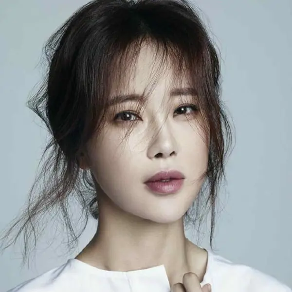 Baek Ji-young gallery image