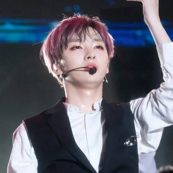 Jisung gallery image