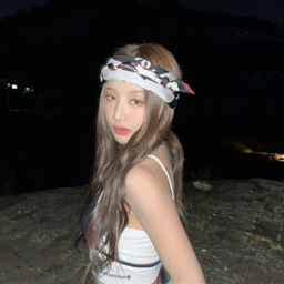 Chloe Young gallery image