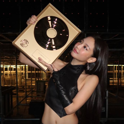 Jennie gallery image