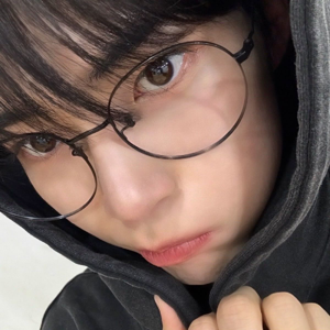 Sung Hanbin gallery image