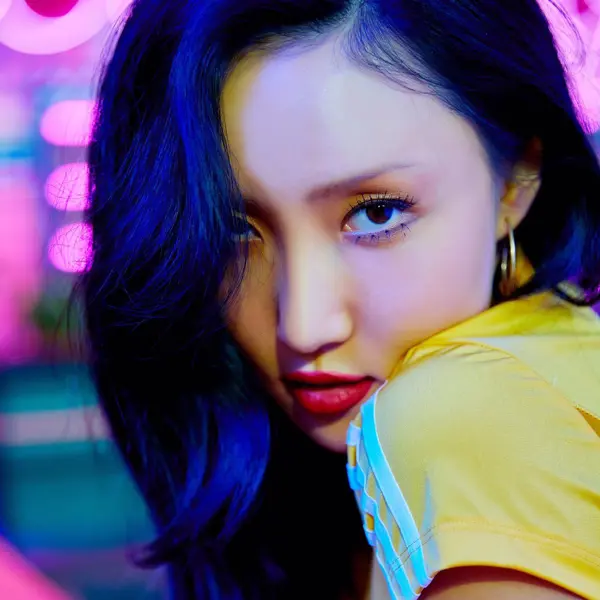 Hwasa gallery image