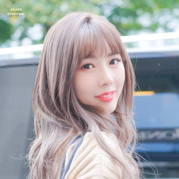 Yoohyeon gallery image