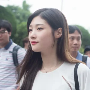 Chaeyeon gallery image