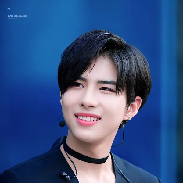 Seyoon gallery image