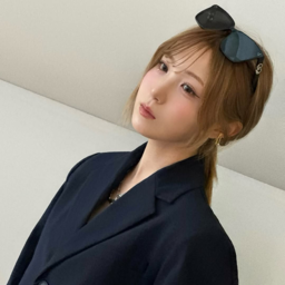 Hitomi gallery image