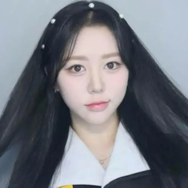 Jeong HyeRin gallery image