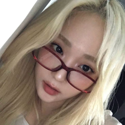 Yoon SeoYeon gallery image