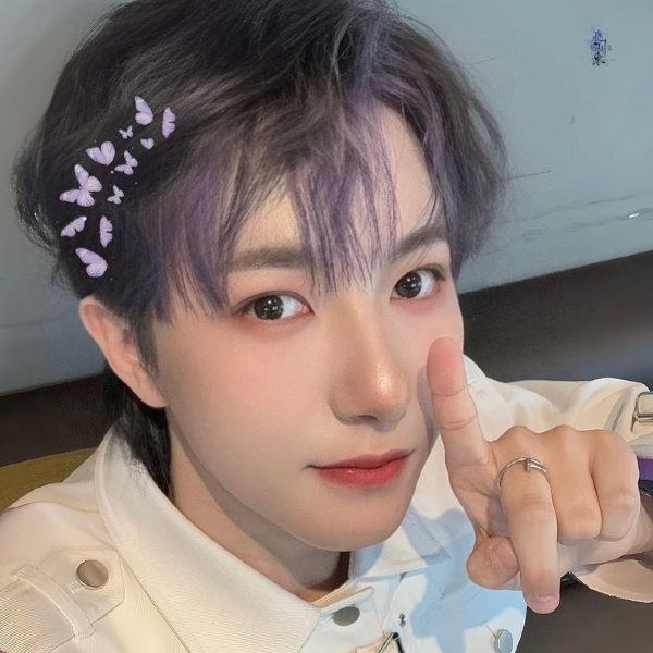 Renjun gallery image