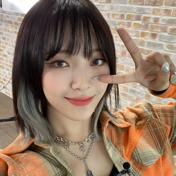 Moon Sua gallery image