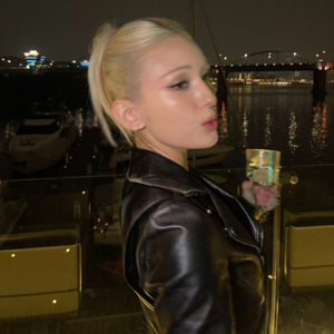 Jeon Somi gallery image