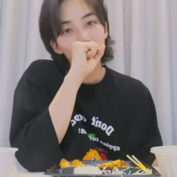 Jeonghan gallery image