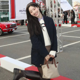 Dahyun gallery image