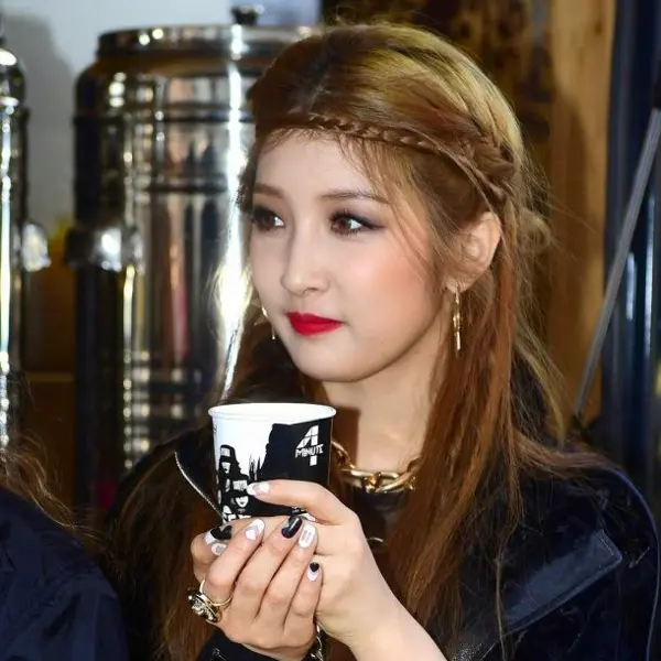 Imagem da galeria de Jihyun