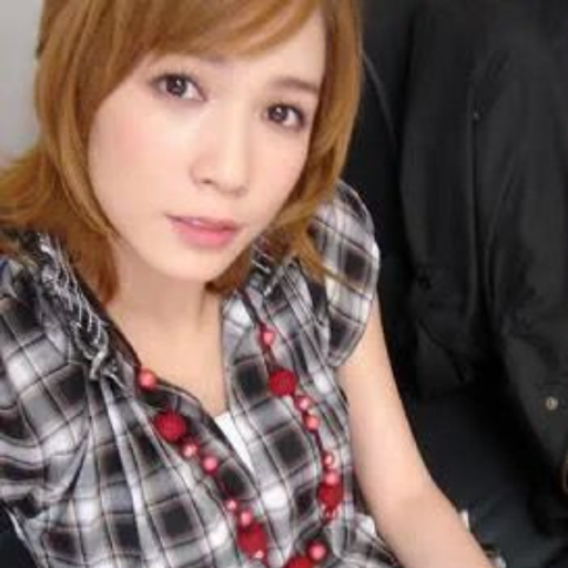 Lina gallery image