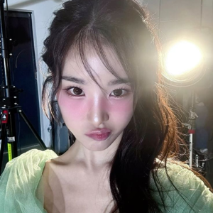 JiYeon gallery image