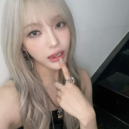 Moon Sua gallery image