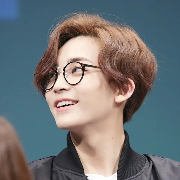 Jeonghan gallery image