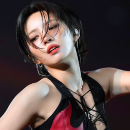 Soyeon gallery image