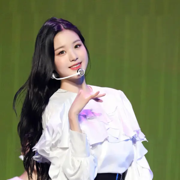 Wonyoung gallery image