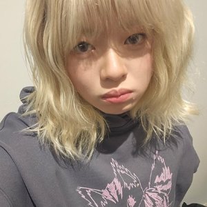 Jeongyeon gallery image