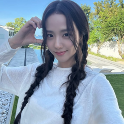 Jisoo gallery image