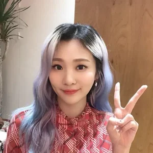 Jiyoung gallery image