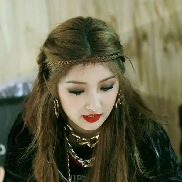 Imagem da galeria de Jihyun
