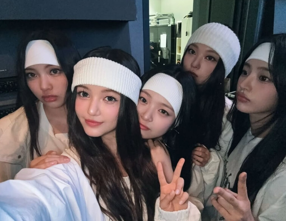 NewJeans photo