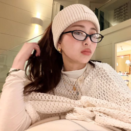 Huh Yunjin gallery image